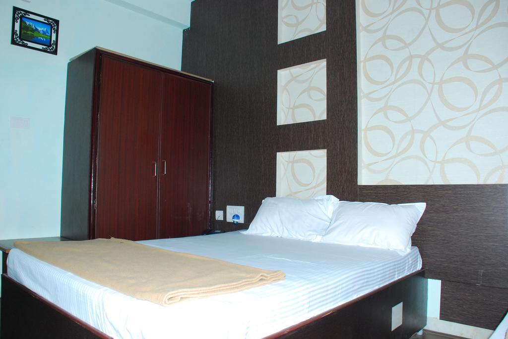 Jayalakshmi Residency 호텔 티루파티 객실 사진