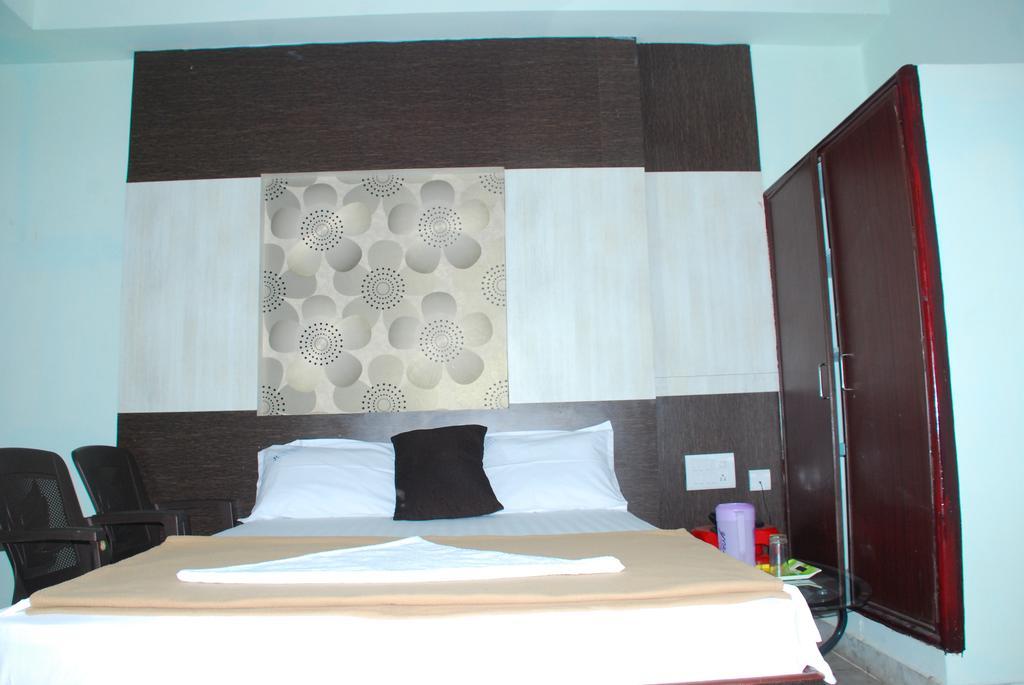 Jayalakshmi Residency 호텔 티루파티 객실 사진